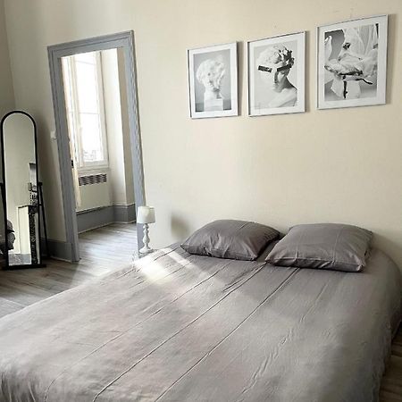 Francois Mitterrand Appartement 느베르 외부 사진